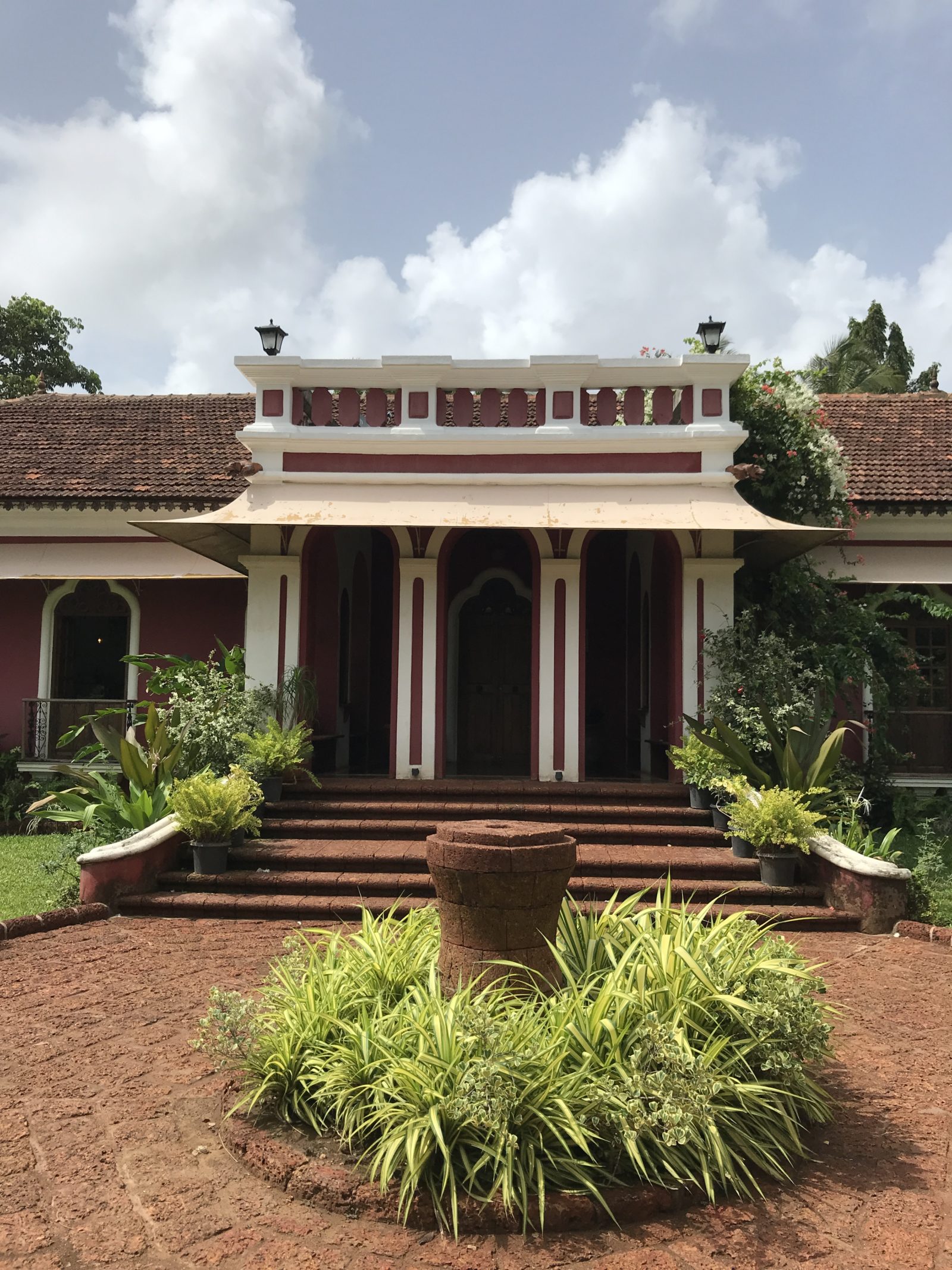 Lunch at this 100-year old Goan Villa by the Lake – Amrapali House of ...